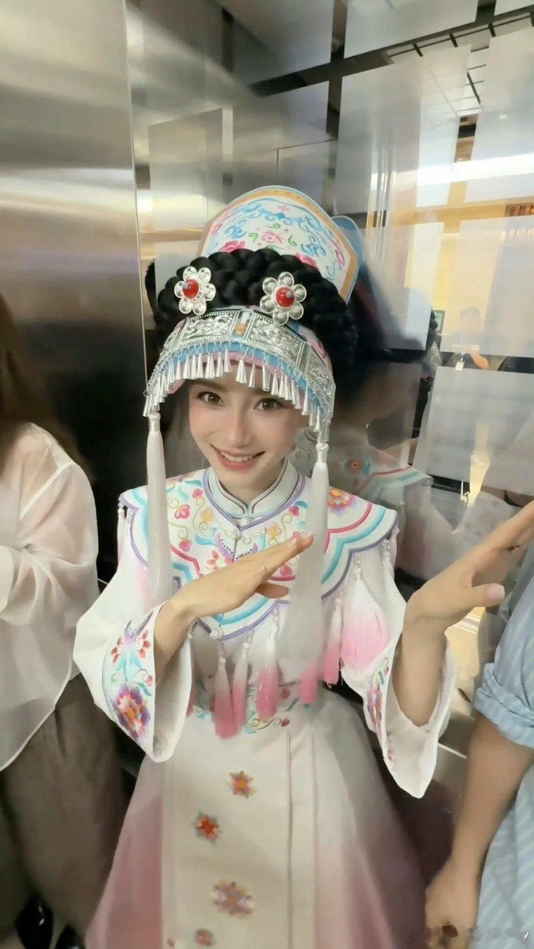 #angelababy[超话]# 姐姐好萌 ​