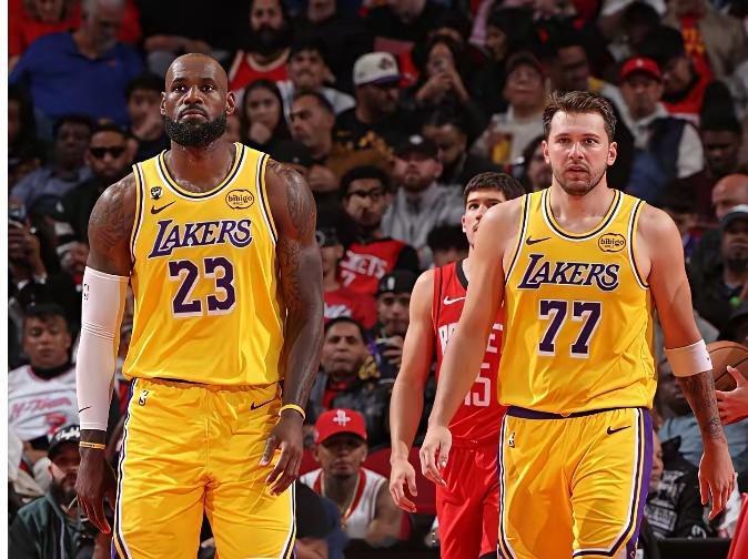 不出意外！NBA休赛期这五大超巨或将签下大合同！1、文班亚马文班亚马目...