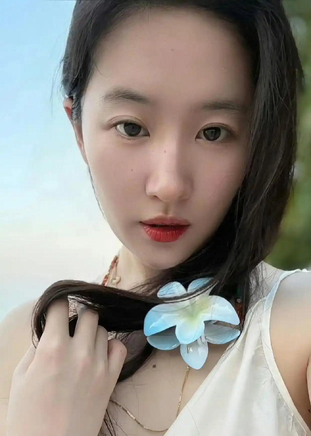 刘亦菲的素颜和私服美得让人心醉，太绝了！ ​
