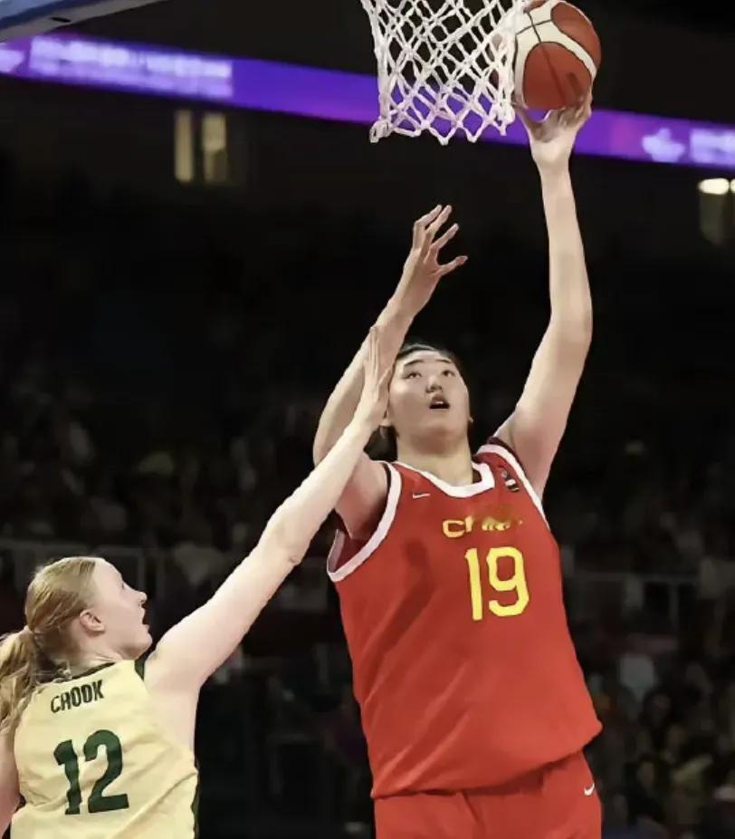 中国女篮的希望之星-张子宇。  张子宇完目前身高2.26米，与姚明相同...
