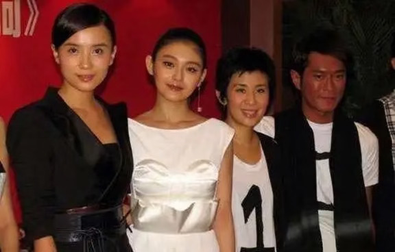 宋佳大 S 吴君如古天乐当年的一张合照。
