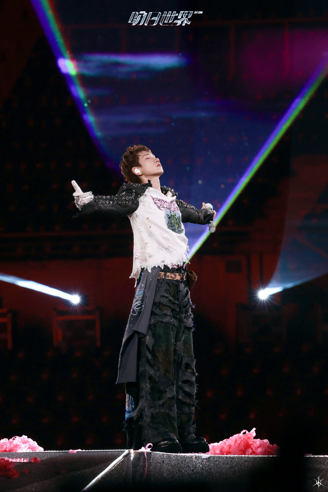 #汪苏泷[超话]#  wsl#汪苏泷杨丞琳新歌芥兰# wsl#汪苏泷明日世界巡回演唱会# 

9.22互[素龙比心]
一百遍 反复按下删除键后取消
脑海中你的模样 越发具象 ​