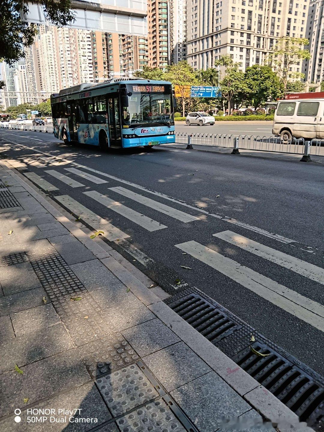 2026年5月26日你好。我睇過DV現場沒有人反映公交車乘客上落車安全...