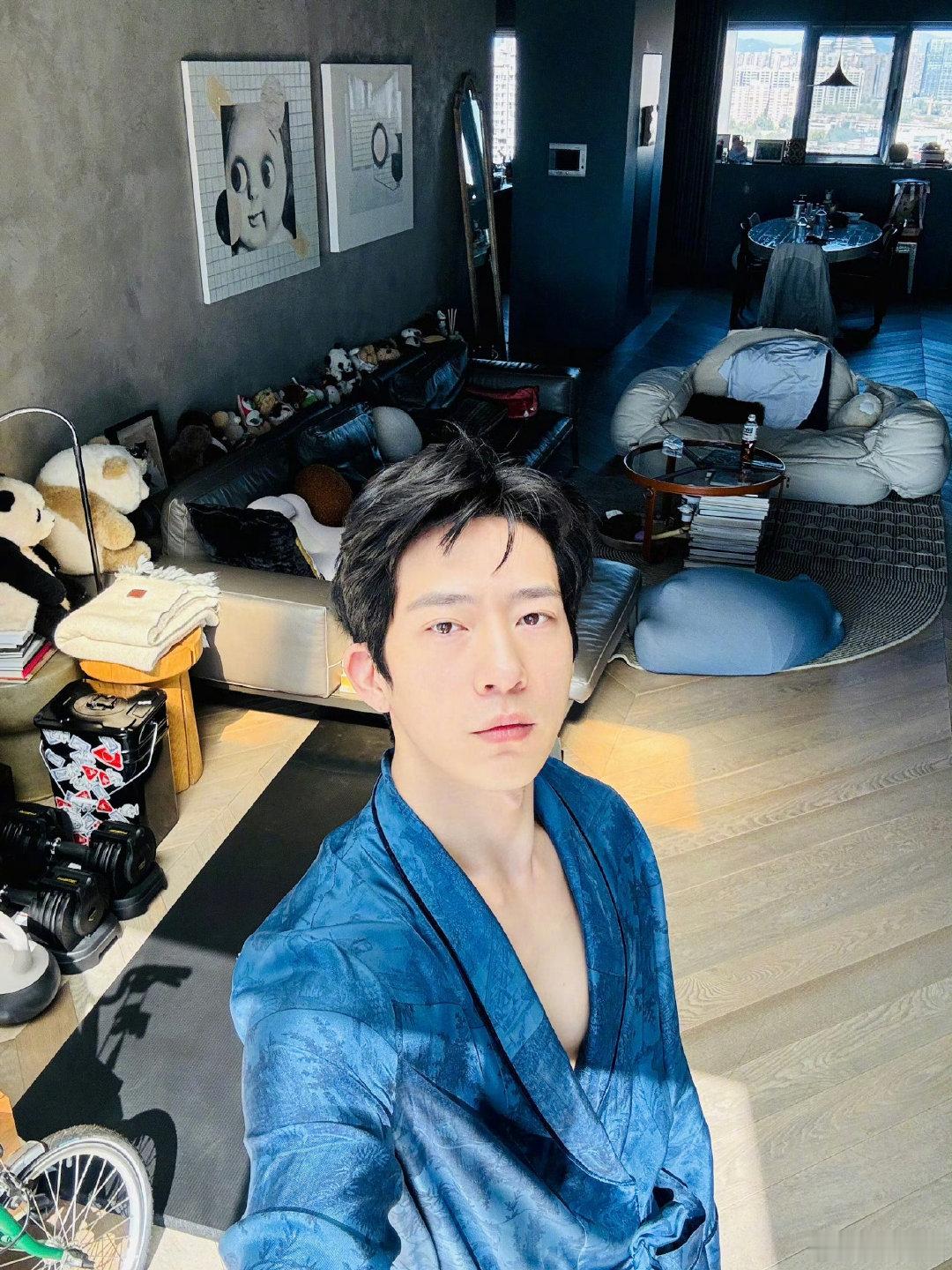 #井柏然[超话]#  Luke 💙 ​