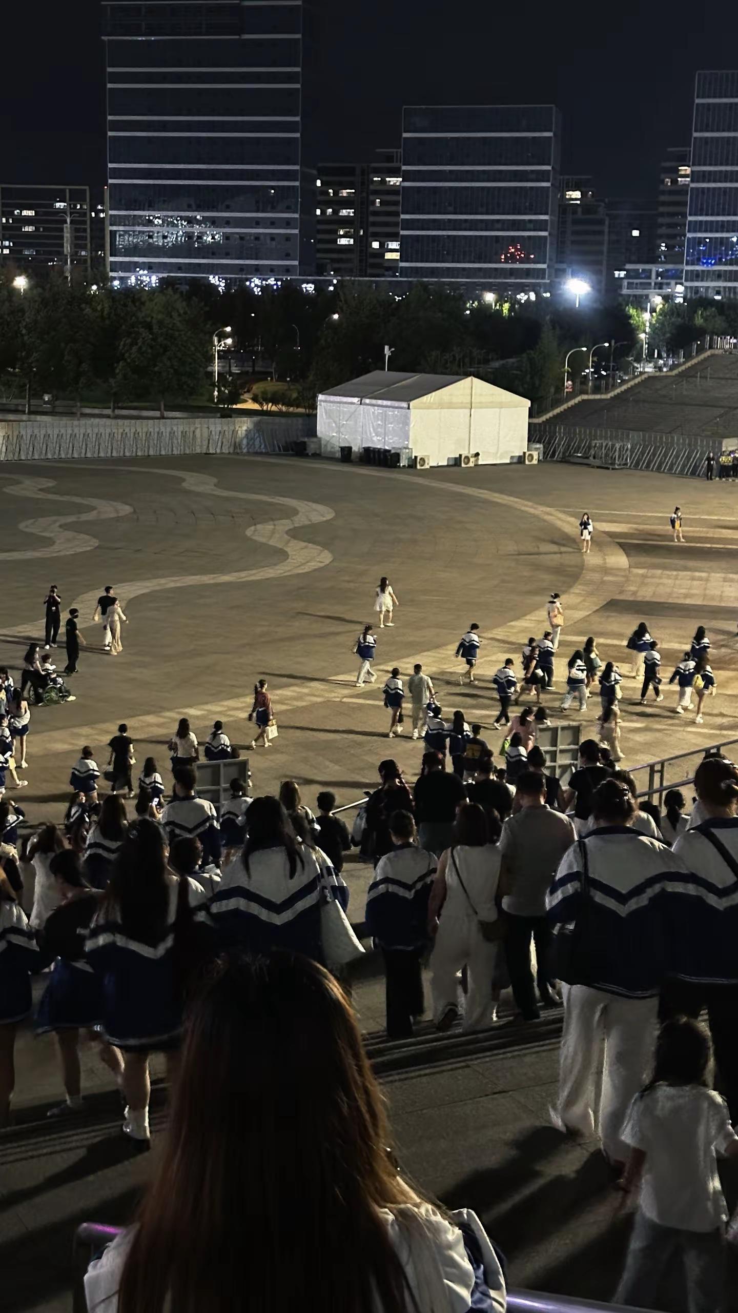 人没法同时拥有青春，又读懂青春0828班 徐良时光折叠