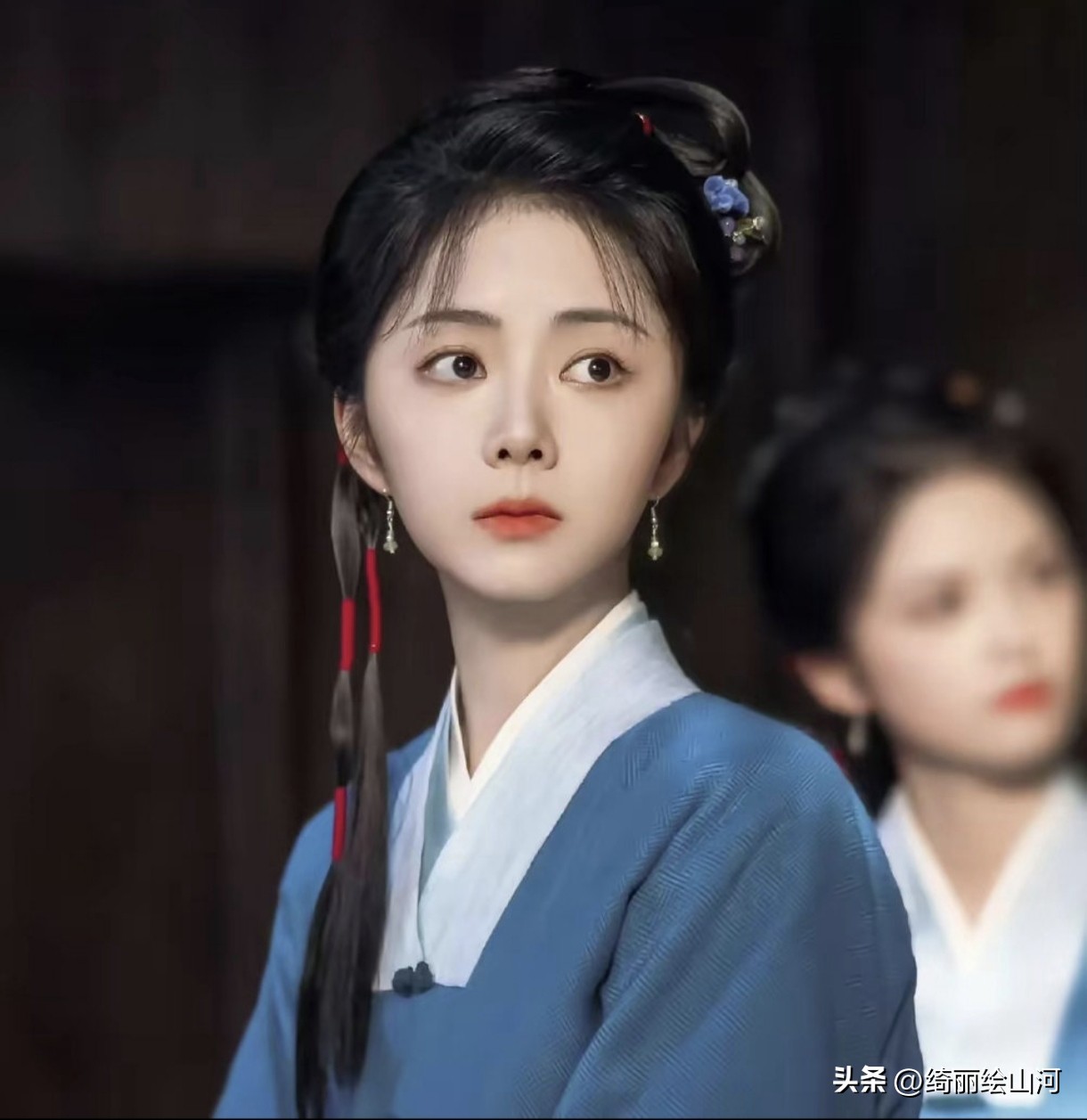 谭松韵早年在综艺里透露，希望27岁结婚、30岁前生娃。如今36岁依旧单身，她坦言当年的计划已经全部泡汤！