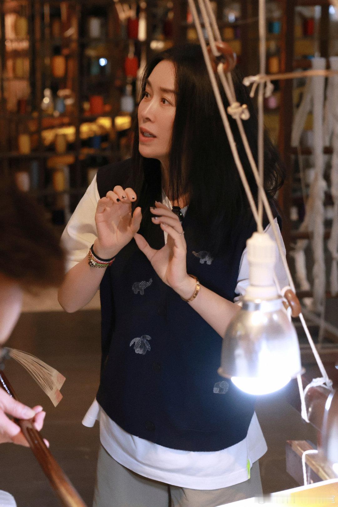 转载了的微博图片
我又初恋了 ​