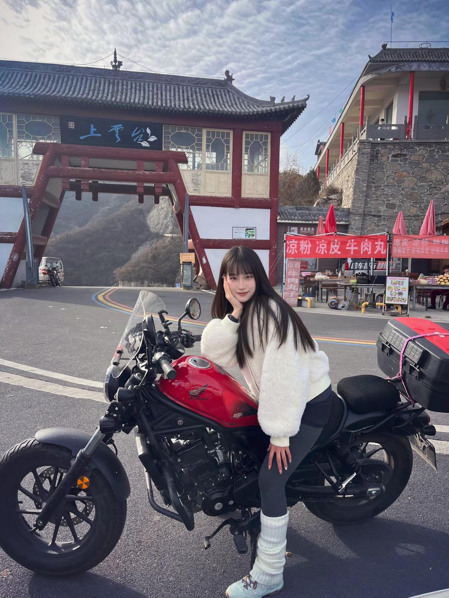 性格十分恶劣但胜在脸实在太乖