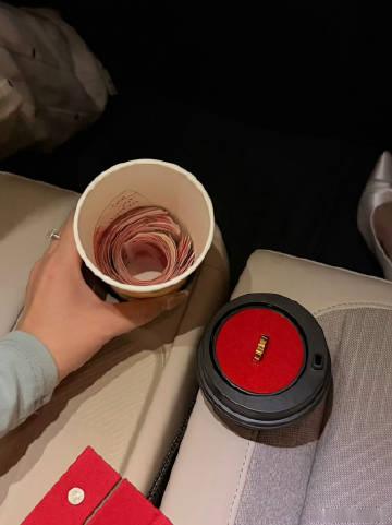 这辈子就偏爱姓周的周六,周日,周杰伦,周大福,周生生,周游世界。