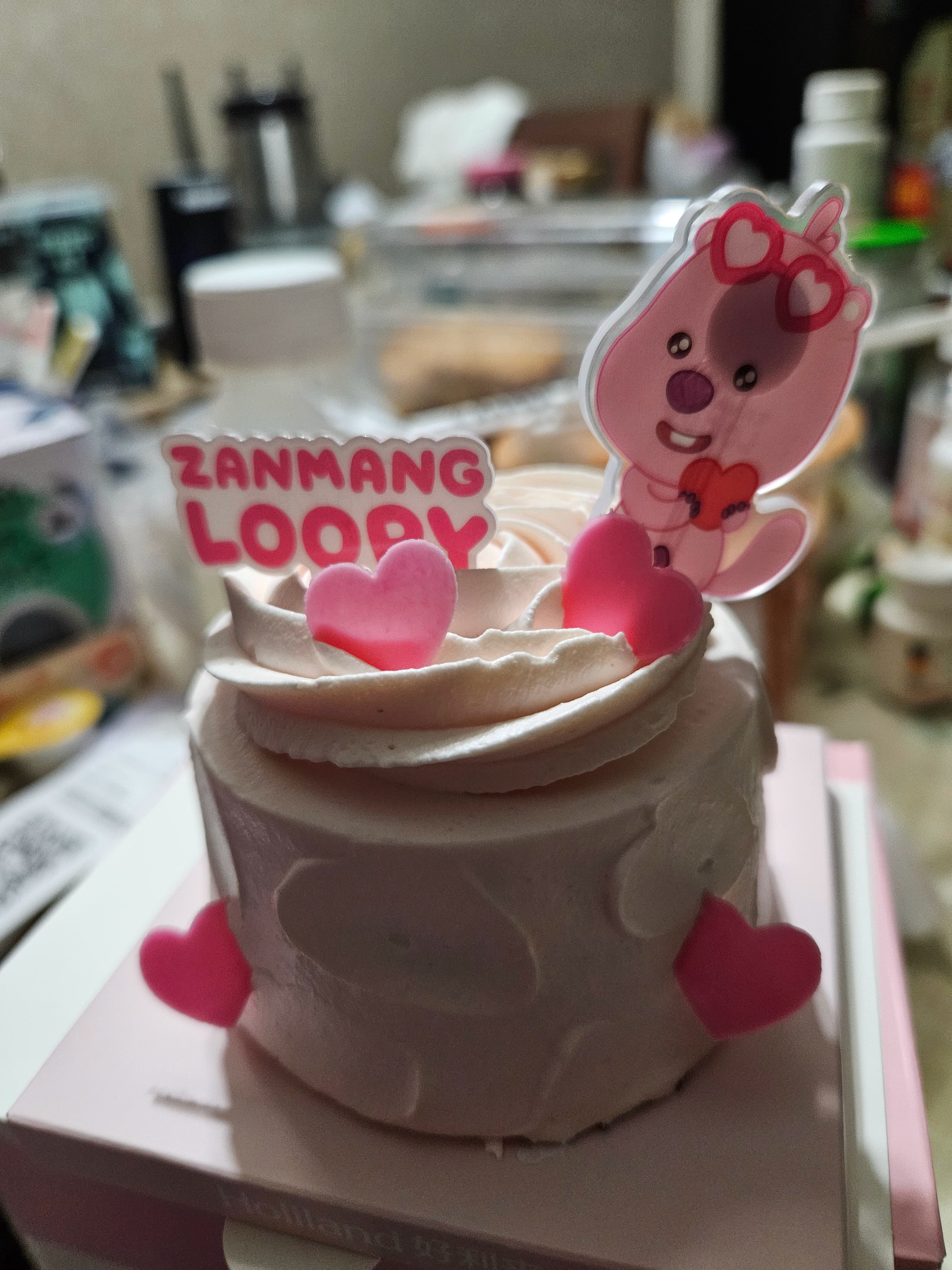 今天又多了一枚冰箱贴。。买好利来蛋糕🎂 上面的无敌与你的美食约会loopy露比[超话]loopy表情包蛋糕[超话]生活手记  ​​​