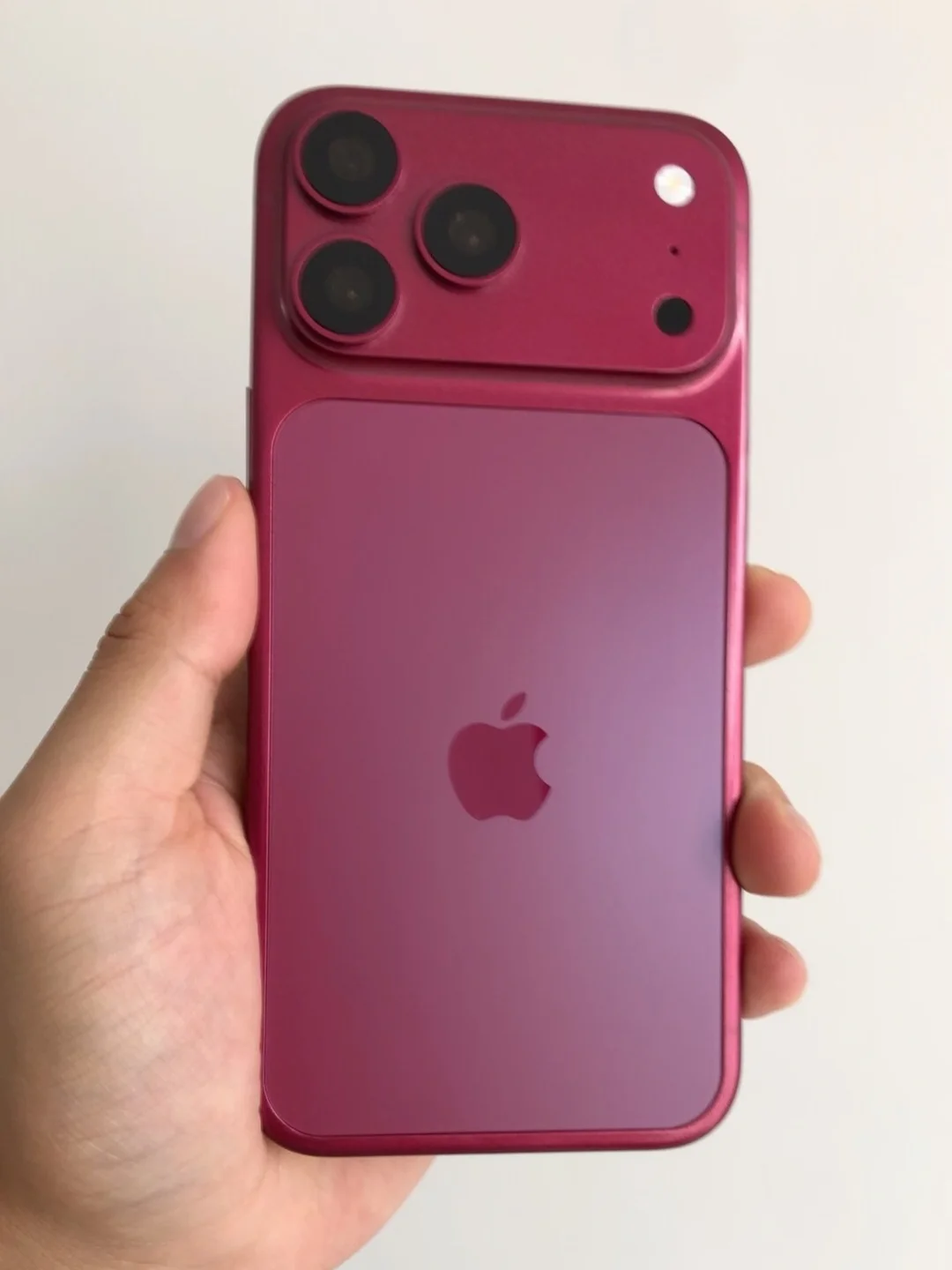 iPhone18Pro这个樱桃红不得卖爆