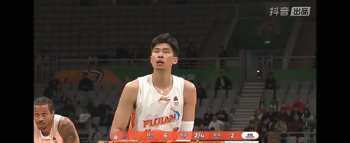 同样模板出身，邹阳甩王少杰一条街？CBA选队真的比努力重要 刚进CBA...