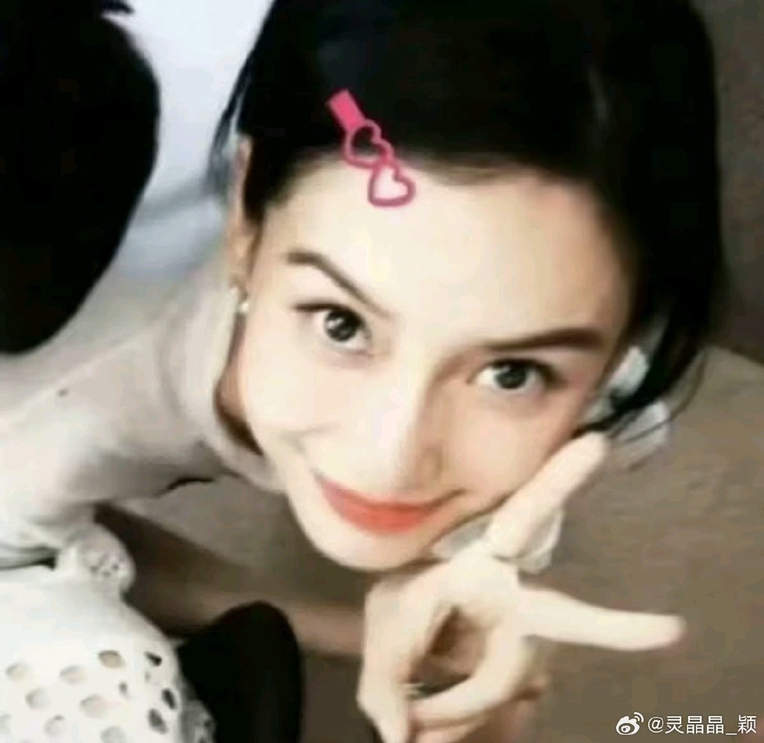 #angelababy[超话]# yy#杨颖# yy#angelababy# 

不用事事完美，你开心最重要

​