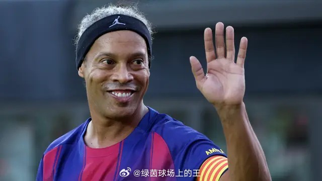 罗纳尔迪尼奥6月20日讯 据外媒sportbible报道，46岁的罗纳...
