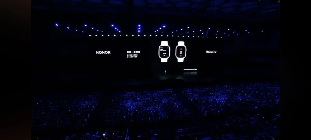 荣耀手表4搞出了双卡双待，2张eSim卡