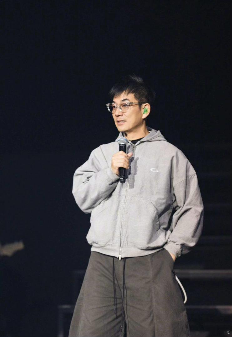 #任贤齐[超话]#  晚安啦小帅哥[心][抱抱] ​