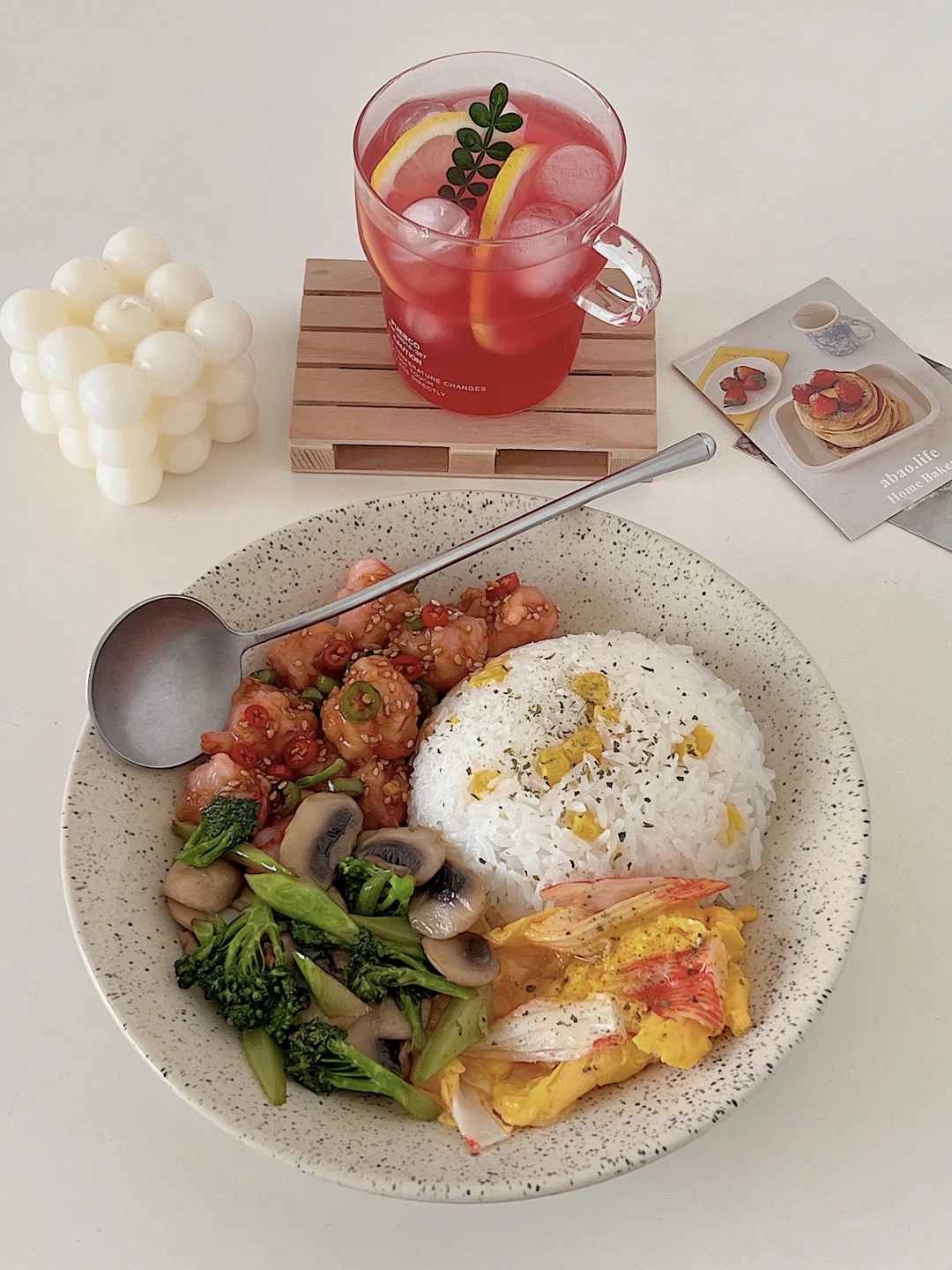 🍱一人食｜酸辣虾滑蟹柳滑蛋饭+石榴气泡水🥤