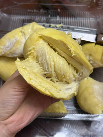 太好了！是干包榴莲<br />谁懂，闷热的下午，来一颗冰镇百香果<br...