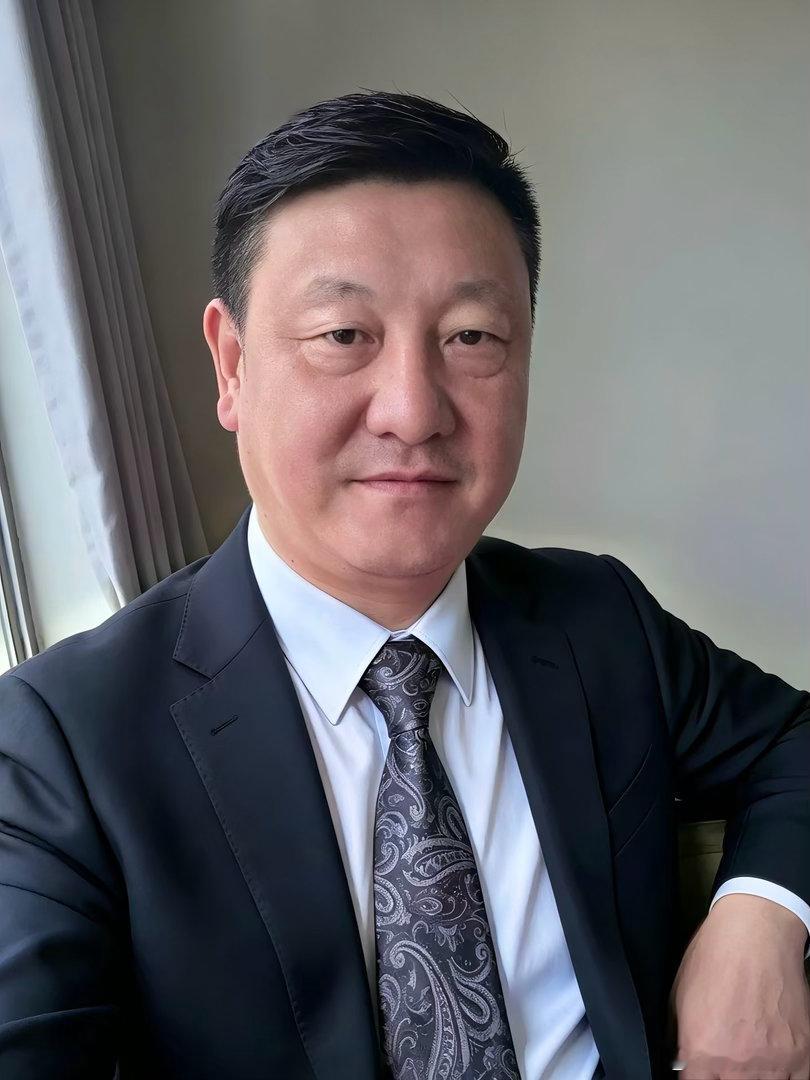 虽然是Ai，但是韩磊这张真的帅[舔屏] ​