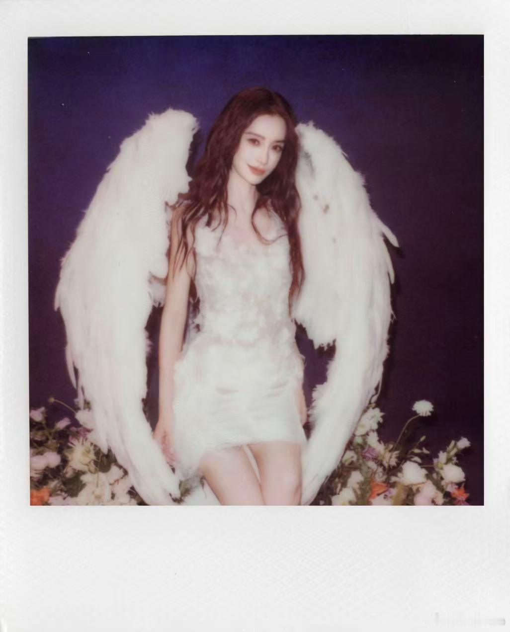 #angelababy[超话]# 
简直就是一个小萌物 ​