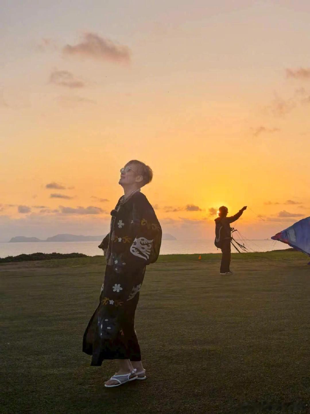 #花少8团名的含金量还在上升##花儿与少年#那天的日落很美🌞 ​