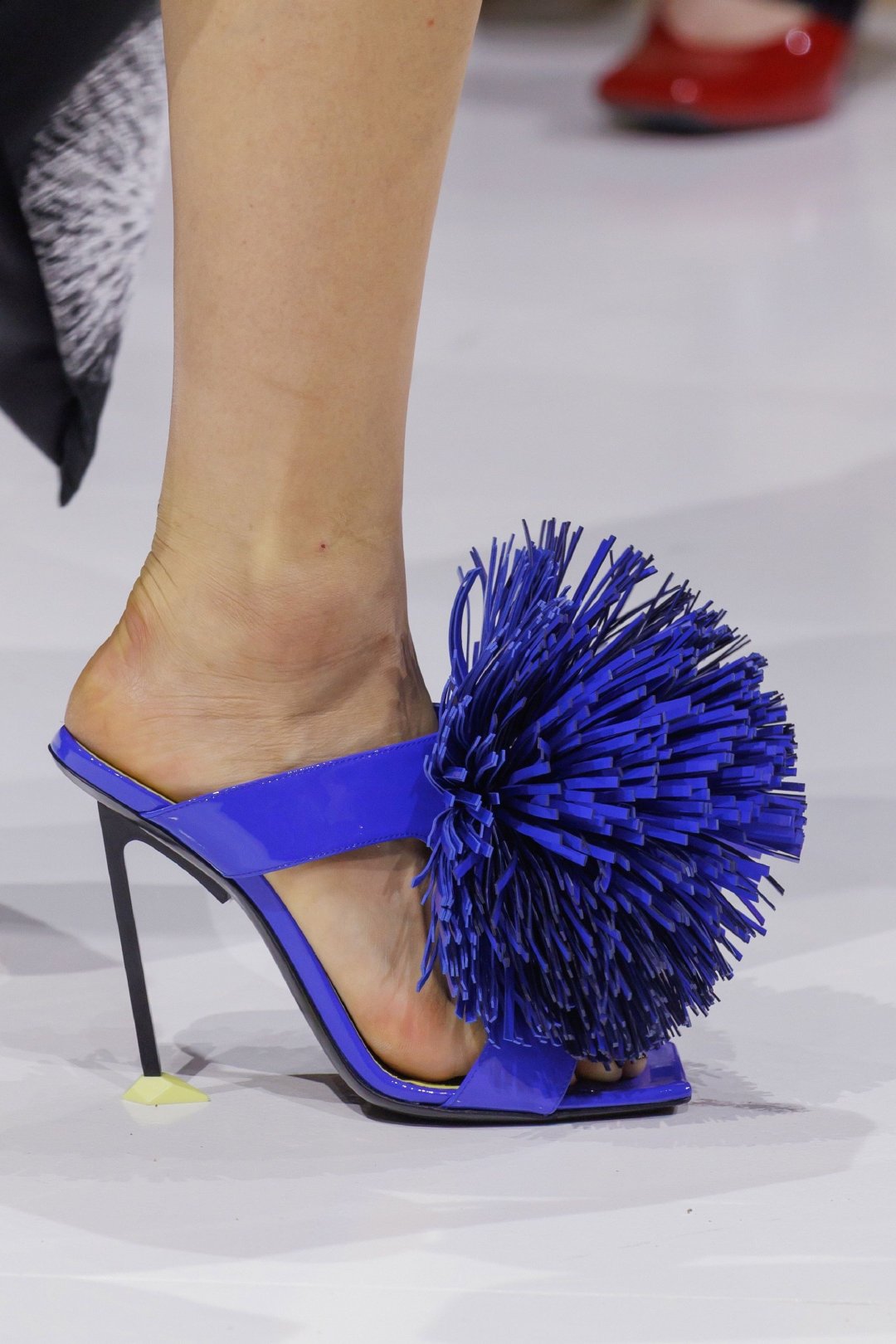GIVENCHY纪梵希2027春夏女士成衣秀：

这一季纪梵希的鞋履，高跟鞋、细节其实很耐看。

#纪梵希大秀##大秀直击##巴黎时装周# ​