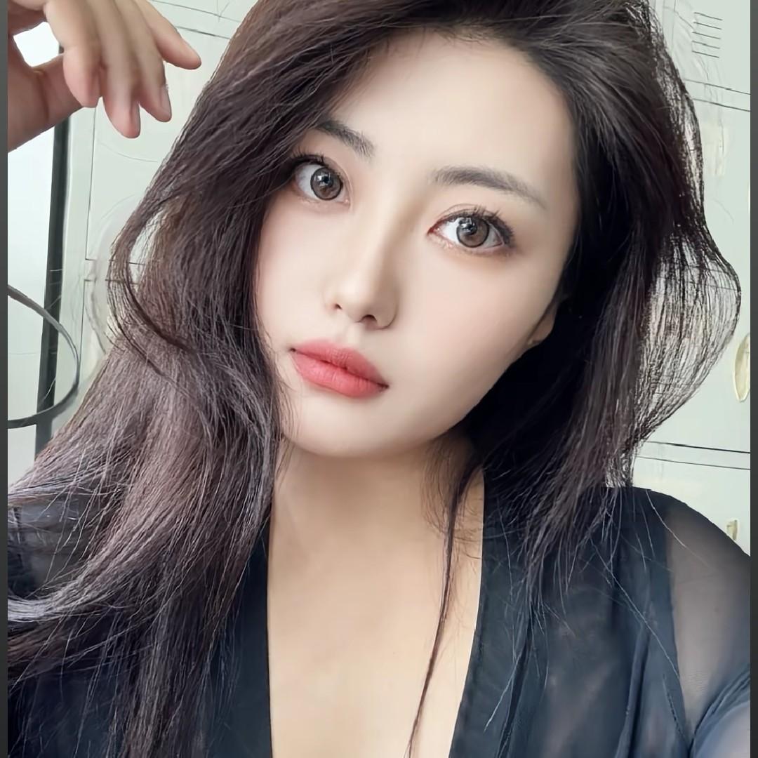 优雅黑发，迷人眼眸，自信微笑，这样的气质女神谁能不爱？ 不同国家的气质...