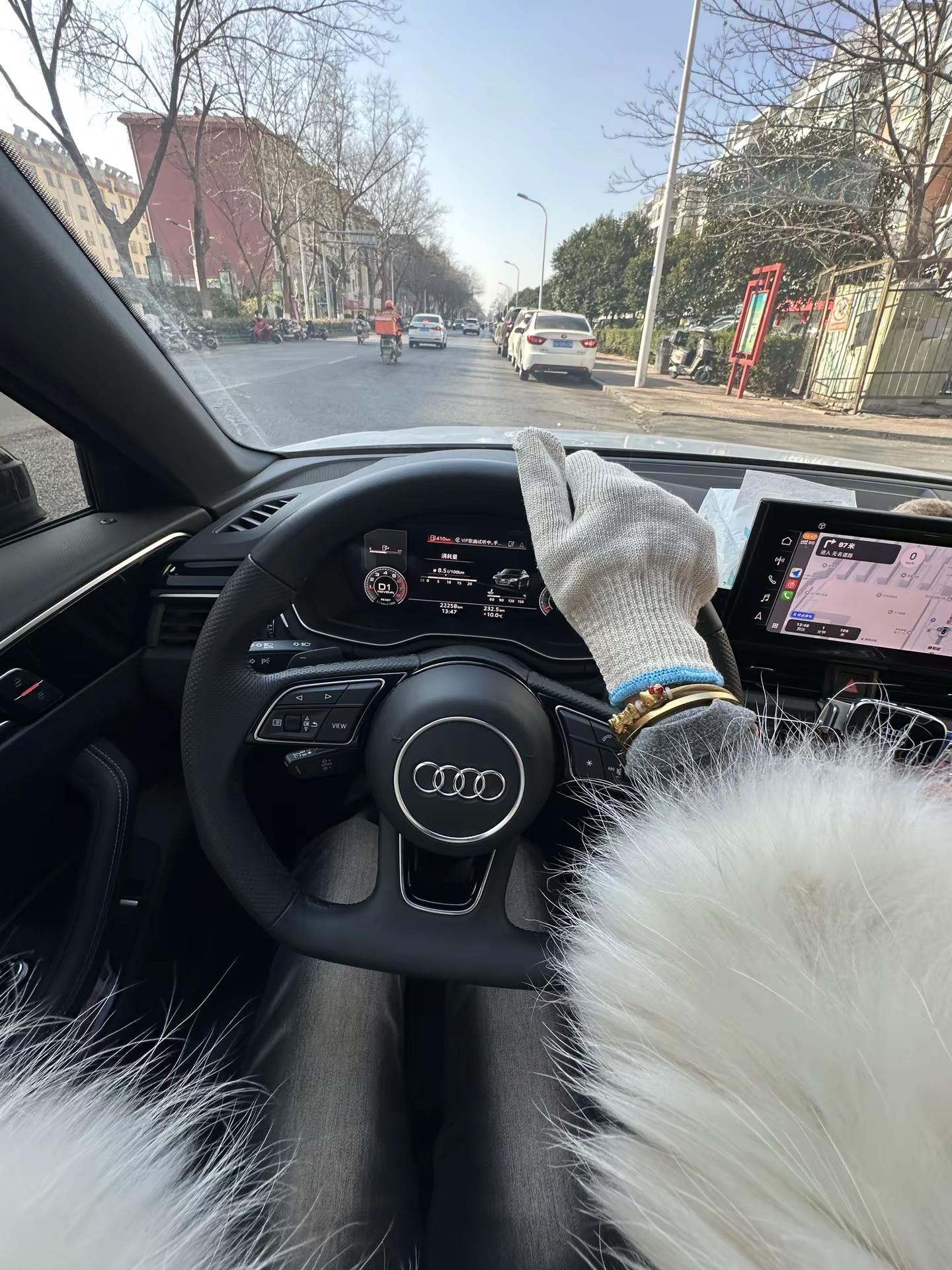 算了 和你们这些有方向盘加热的说不清楚