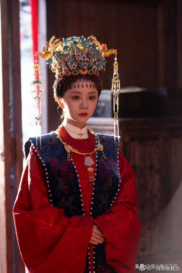 40亩园林是实景手搓的？难怪每一帧都像画一样，这个剧组连地砖都透着讲究，许兰香在这宅子里走了一辈子，宅子也替她记住了所有