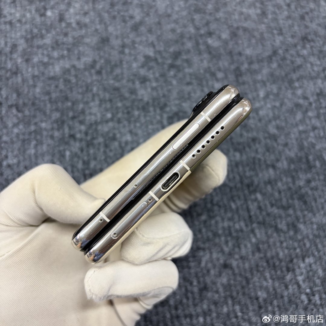 华为Pura X 典藏版 16+512G 型格绿
​
​国行全网通 外观9.5新 电池健康90% 价格4199 ​