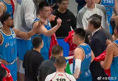北京男篮主场83:88惜败上海，不能怨周琦；也不能怨陈盈俊；更不能怪罪...