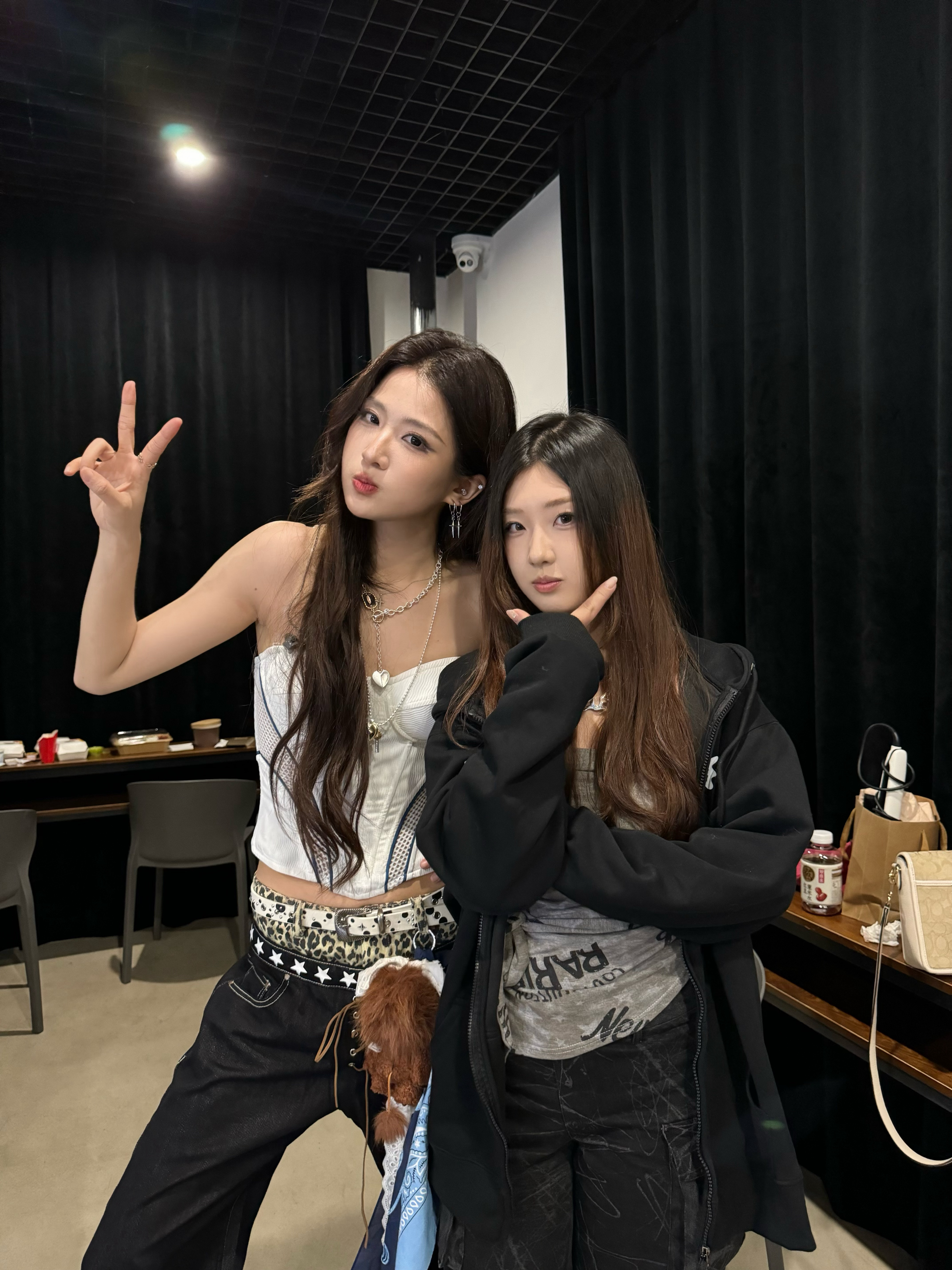 三人见面就是一直叽里呱啦 超开心