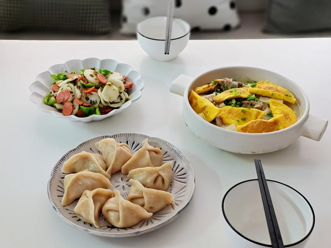 早餐‖蛋饺煲、火腿炒年糕、猪肉巴沙鱼煎饺