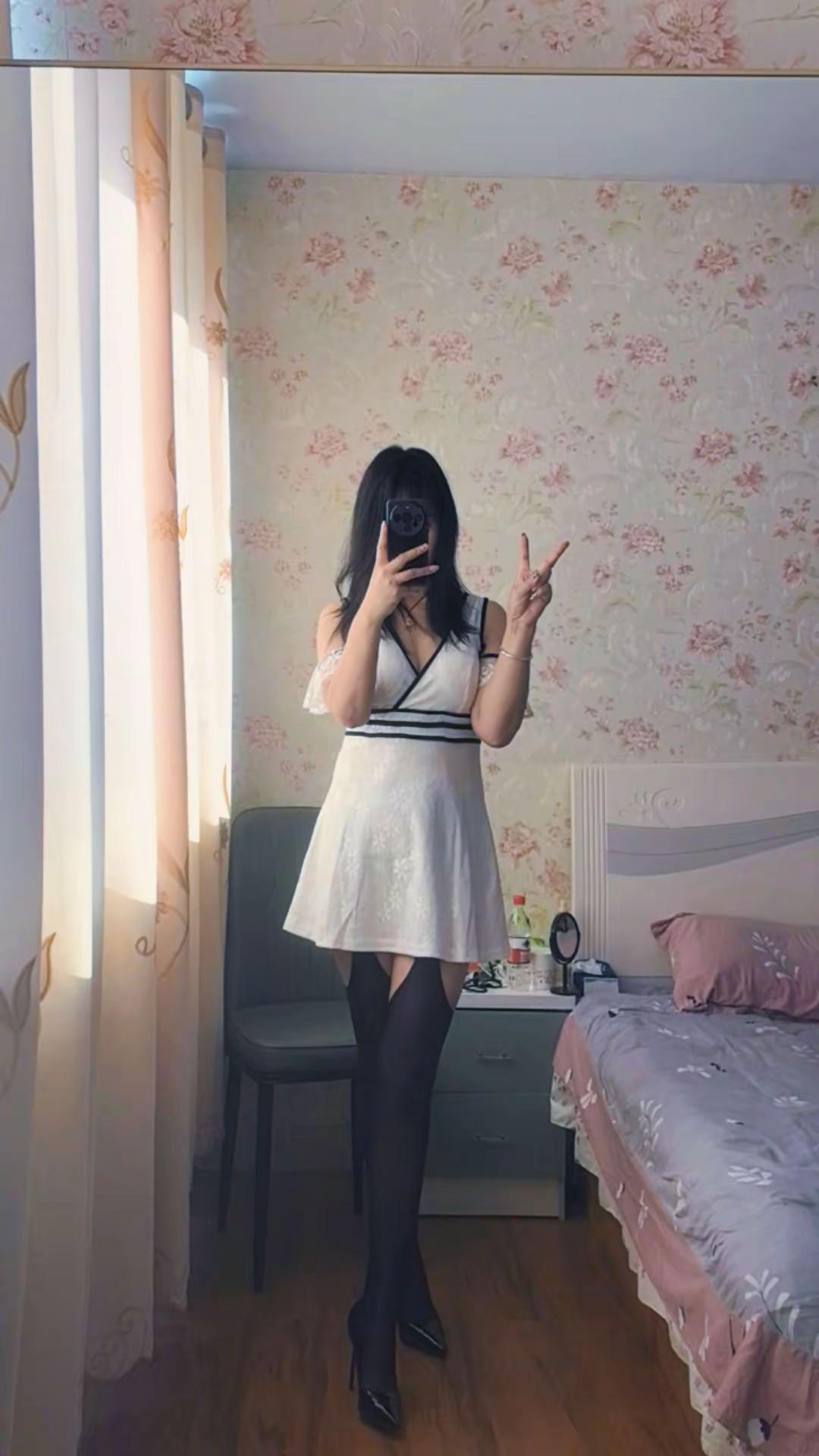 <p>御姐风 正常穿搭无不良引导 <!--{img:0}--><!--...