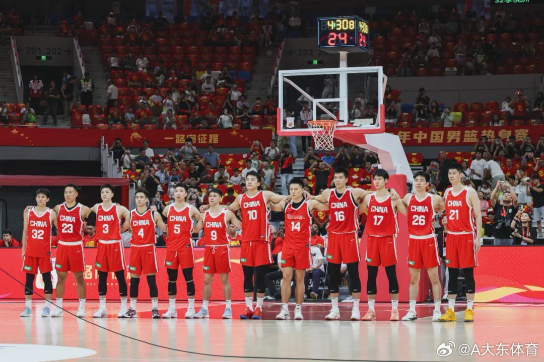 中国男篮，一直被质疑，永远被期待，结束与新西兰的热身赛后，中国男篮在今...