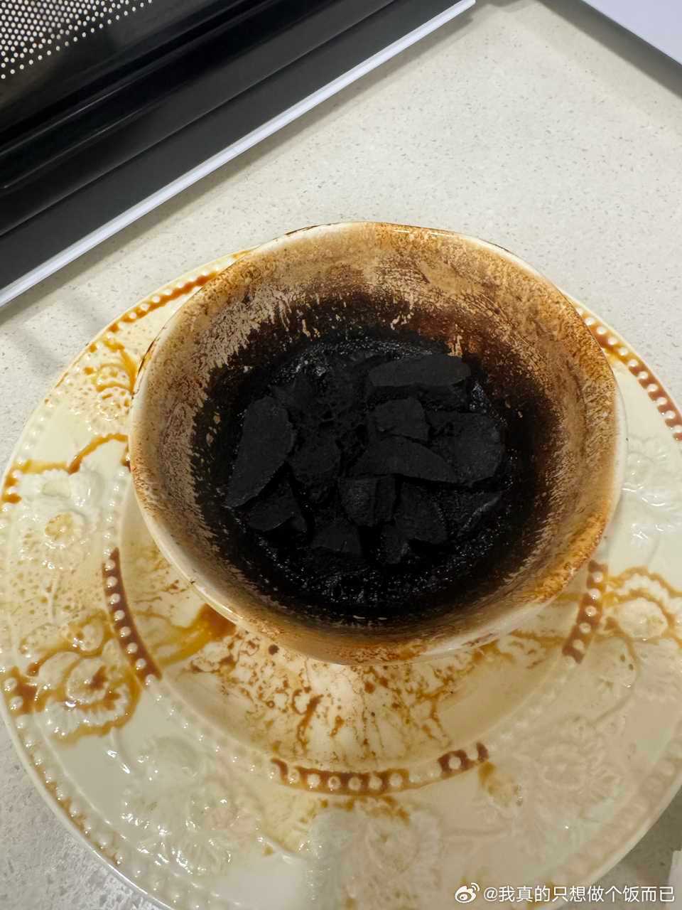 184我来投稿
今天灵机一动微波炉烤个小苹果吃吃 ​