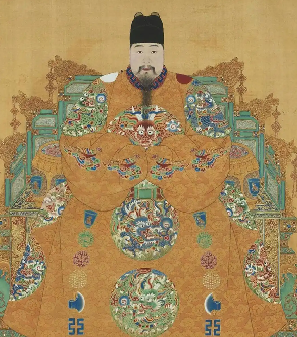 崇祯十七年二月二十八日，北京城里一个叫光时亨的给事中，站在朝堂上慷慨激昂，拍着胸脯大声表态：南迁？谁敢提南迁，就是动摇军心，就该斩首！

三天后，城破。

那个率先出现在李自成面前的，据野史记载，正是他。

1644年正月初一，李自成在西安建国，国号大顺，年号永昌。

这一天距北京城破，只剩下两个月