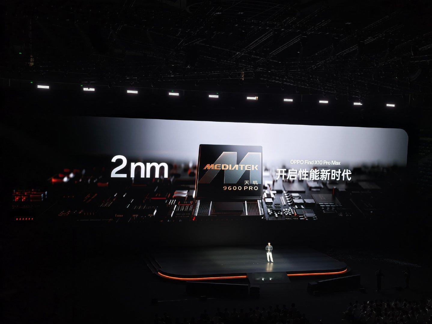 Find X10 Pro Max：
-首发天玑9600Pro处理器（2nm）
-护眼通透屏
-8000mAh电池
-三2亿镜头组，支持增倍镜
-首发Color OS 17
#oppo发布会# ​