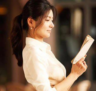 闺蜜关系看似深情，却潜藏不少风险。
 最新调查显示，接近四成女性曾遭遇...