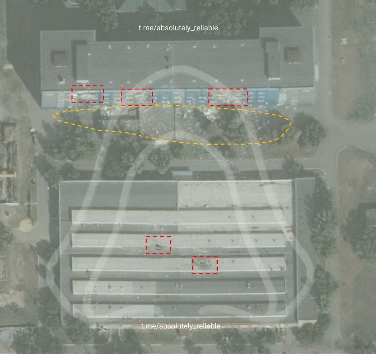 卫星图像显示，9月26日，位于俄罗斯罗斯托夫州的亚速光学机械厂（Azov Optical-Mechanical Plant）遭到袭击，厂区内六栋建筑中的至少五个生产车间受损。铸造车间损毁严重，并有起火迹象。光学车间可见两处受损点，装配车间至少有三处，电镀车间有一处，机械加工车间有两处（其中一处导致部分屋顶坍塌） ​