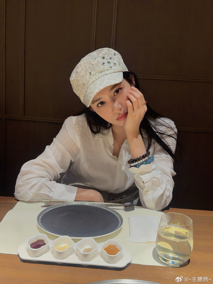 白敬亭婉拒王楚然，这也太刚了。#白敬亭婉拒王楚然##王楚然# ​