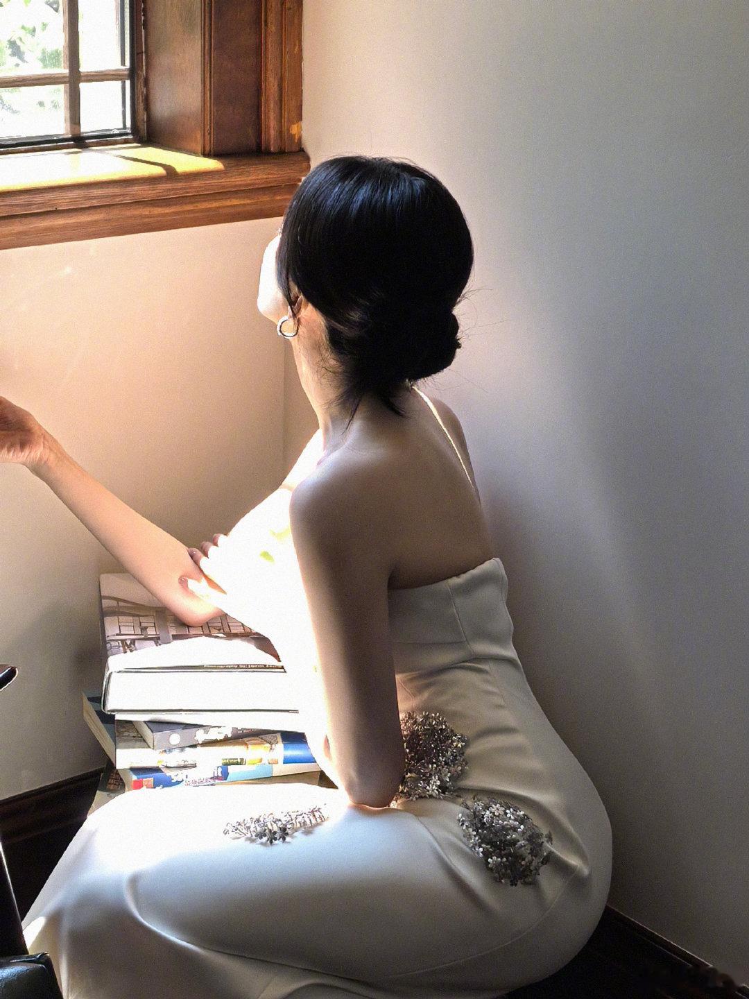 - 疏窗映影 -
江江这个身段我哈嘶哈嘶[害羞][害羞][害羞]
#江疏影# ｜#江疏影方丽清# ​