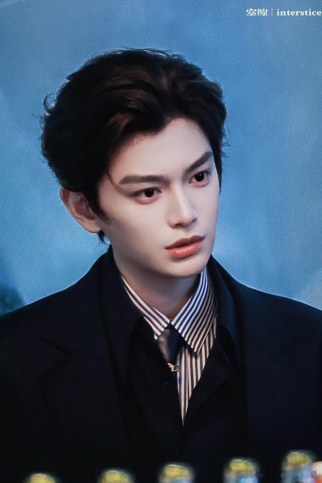 #丁禹兮司宫令#💚#丁禹兮赵皑#
热爱是火炬,为天空点上繁星,你心中的热爱肆意疯长丁禹兮司宫令｜丁禹兮赵皑｜赵皑｜丁禹兮南部档案｜丁禹兮张海虾｜张海虾｜丁禹兮张海侠｜张海侠｜丁禹兮花开锦绣｜丁禹兮赵凌｜赵凌｜丁禹兮爱在无尽夏｜丁禹兮沈言｜沈言 ​