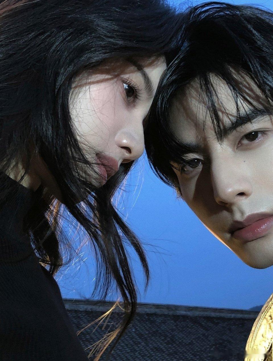 张婧怡 宋威龙双人写真来了 有没有被甜到 #张婧仪宋威龙 行程# ​