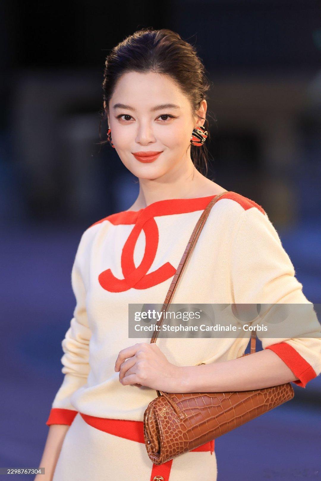 辛芷蕾出席Chanel秀场： ​