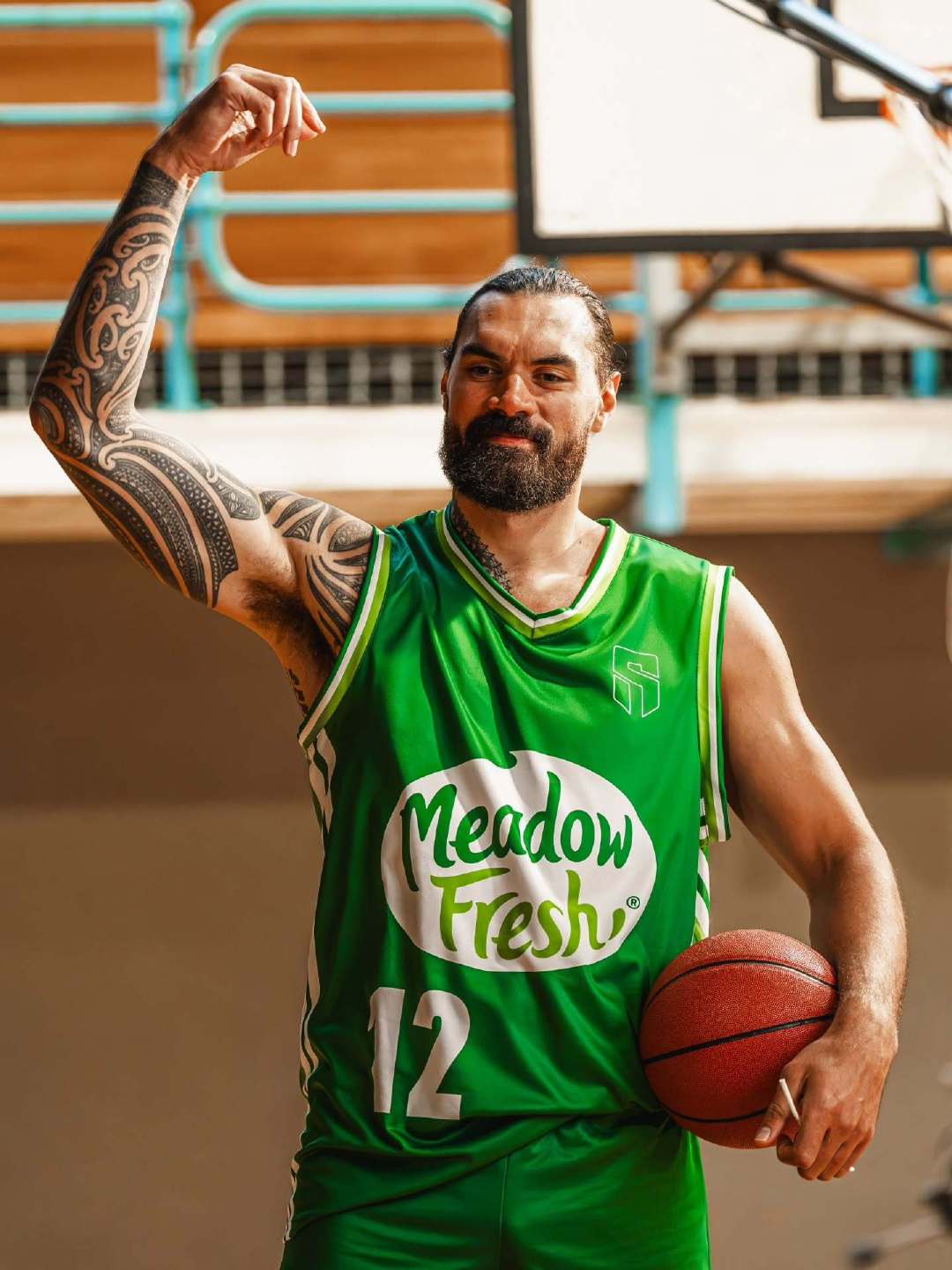 A collection of behind-the-scenes clips from the set of The Incredible Hulk.
 “绿巨人”的拍摄碎片合集
#亚当斯[超话]##nba##休斯顿火箭##拍摄花絮# ​