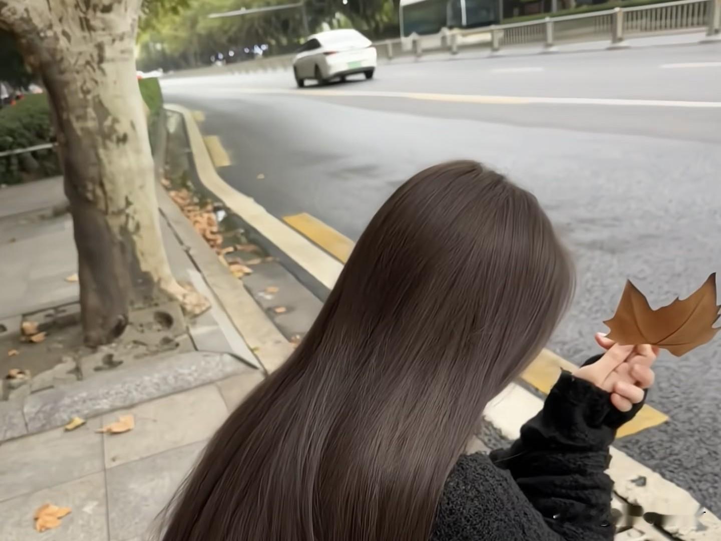 婚姻过得很累、总想离婚？别急着做决定，先完成这份&34;离婚前自查&34;

婚姻疲惫、常常冒出离婚念头，不必仓促做决定。这份离婚前自查清单，帮你分清普通矛盾和原则红线，评估关系是否值得修复；如果选择分开，提前理清法律、财产、孩子与退路，把人生选择权握在自己手上。
 
婚姻过得很累、总想离婚？别急着做决定，先完