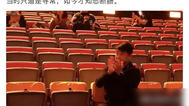 王曼昱4比0把佐藤瞳打穿了，转头一看亚锦赛名单，林诗栋梁靖崑全撤了。不是不想上，医疗组直接给摁住了，伤病评估过不了关。19岁的温瑞博顶上来，带着周启豪、向鹏这帮人硬扛男单男团。再看教练席，秦志戬总教练，王皓马琳各管一队，肖战单独拎出来死磕双打。洛杉矶多了一块双打金牌，乒协直接把教练架构拆了重搭。一边
