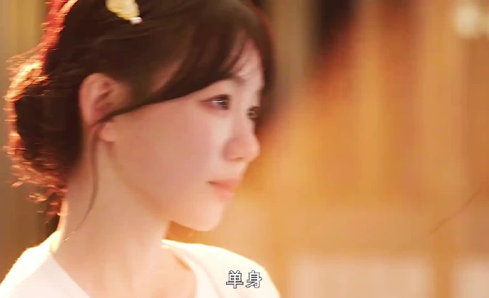 🔥热度直冲顶端！
 第一眼还在疑惑：
是当年爆火的那个短剧IP吗🤔？
 有种偶遇熟人出演霸总故事的奇妙感😂！
 那么问题来了👇
两版对比，你更喜欢哪一个？👀