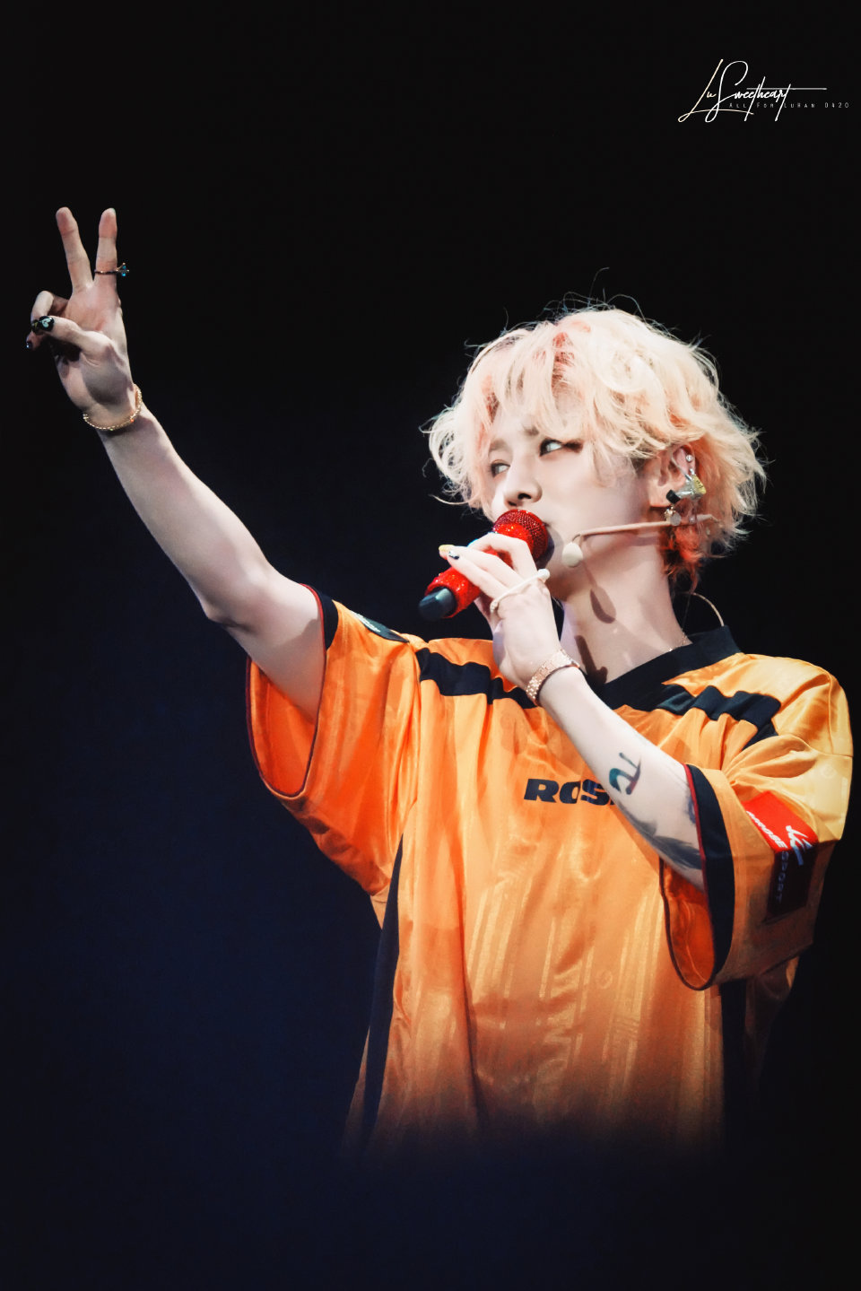 #鹿晗#🦌#歌手鹿晗#

故事开始在最初的那个梦中 满天星光只因我而闪烁  我看到平凡的我也会 有一刻不普通 
鹿晗｜勋章｜冒险时间｜致爱｜时间停了｜超级冠军 | 有点儿意思｜慢慢｜敏感｜心率｜
@M鹿M💛 ​